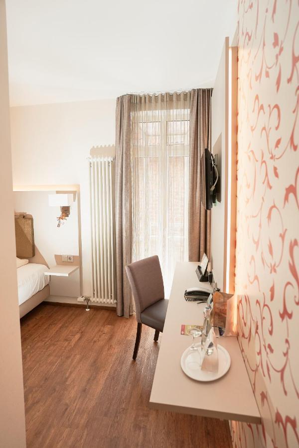 Stadthotel Engel Ettlingen Kültér fotó