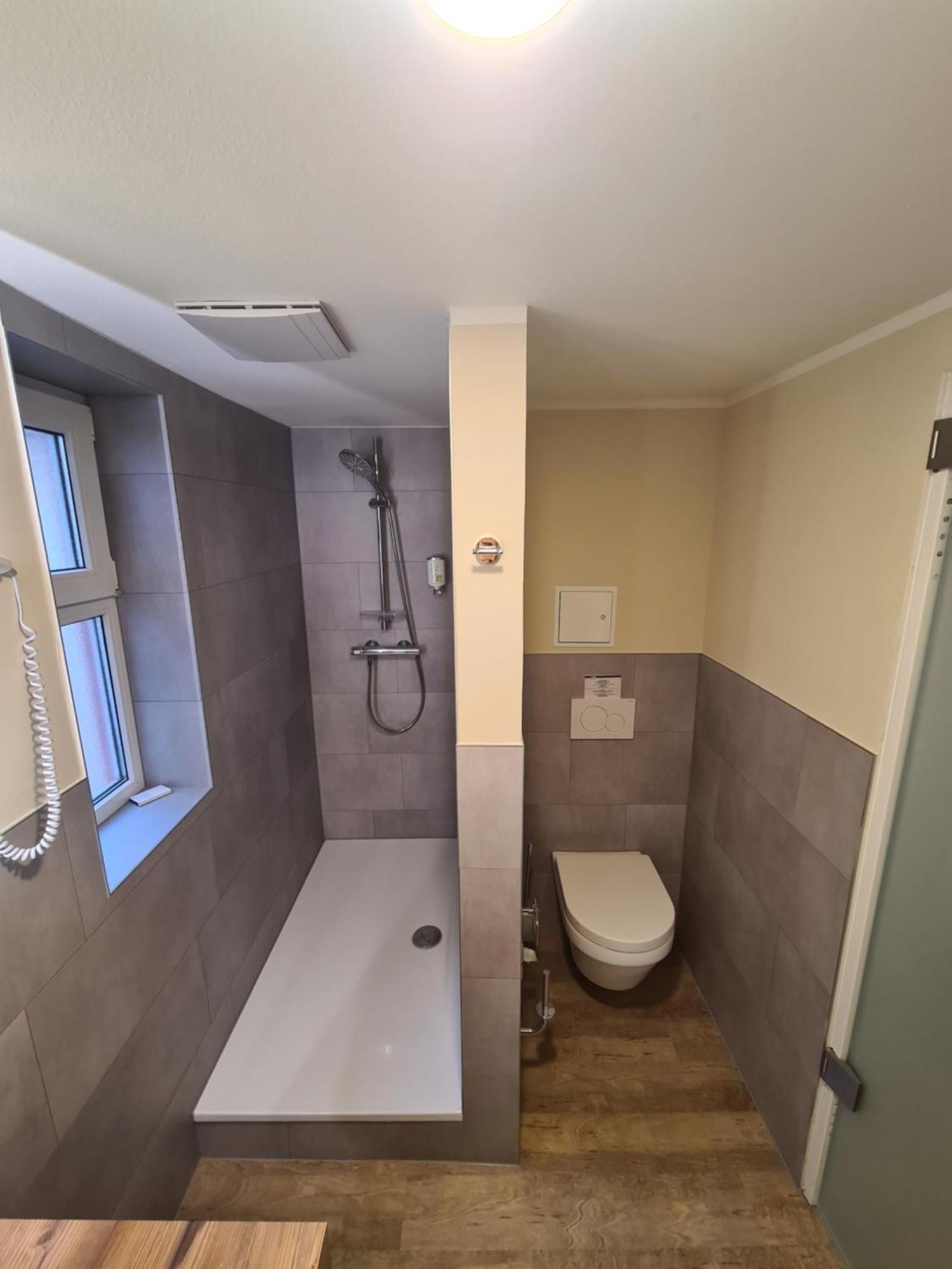 Stadthotel Engel Ettlingen Kültér fotó