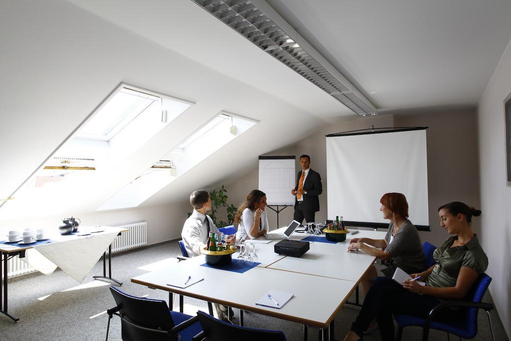 Stadthotel Engel Ettlingen Kültér fotó